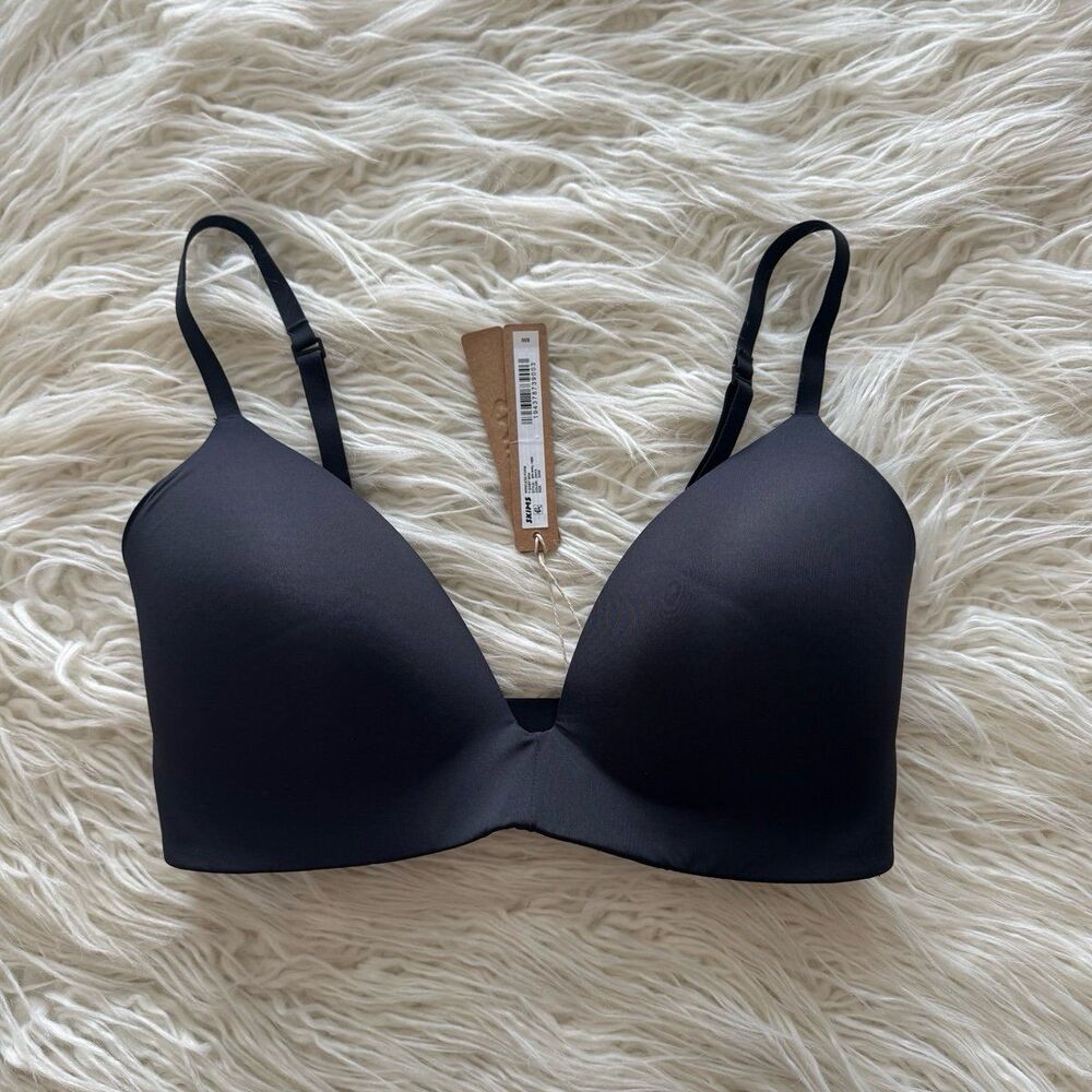 Skims Wireless Form T-shirt Bra Onyx Size 32DD